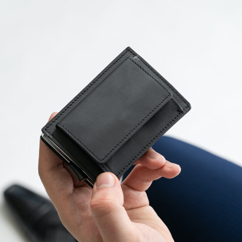 MURAの「RFIDスキミング防止機能付 レザー 牛革 三つ折り ミニ財布」